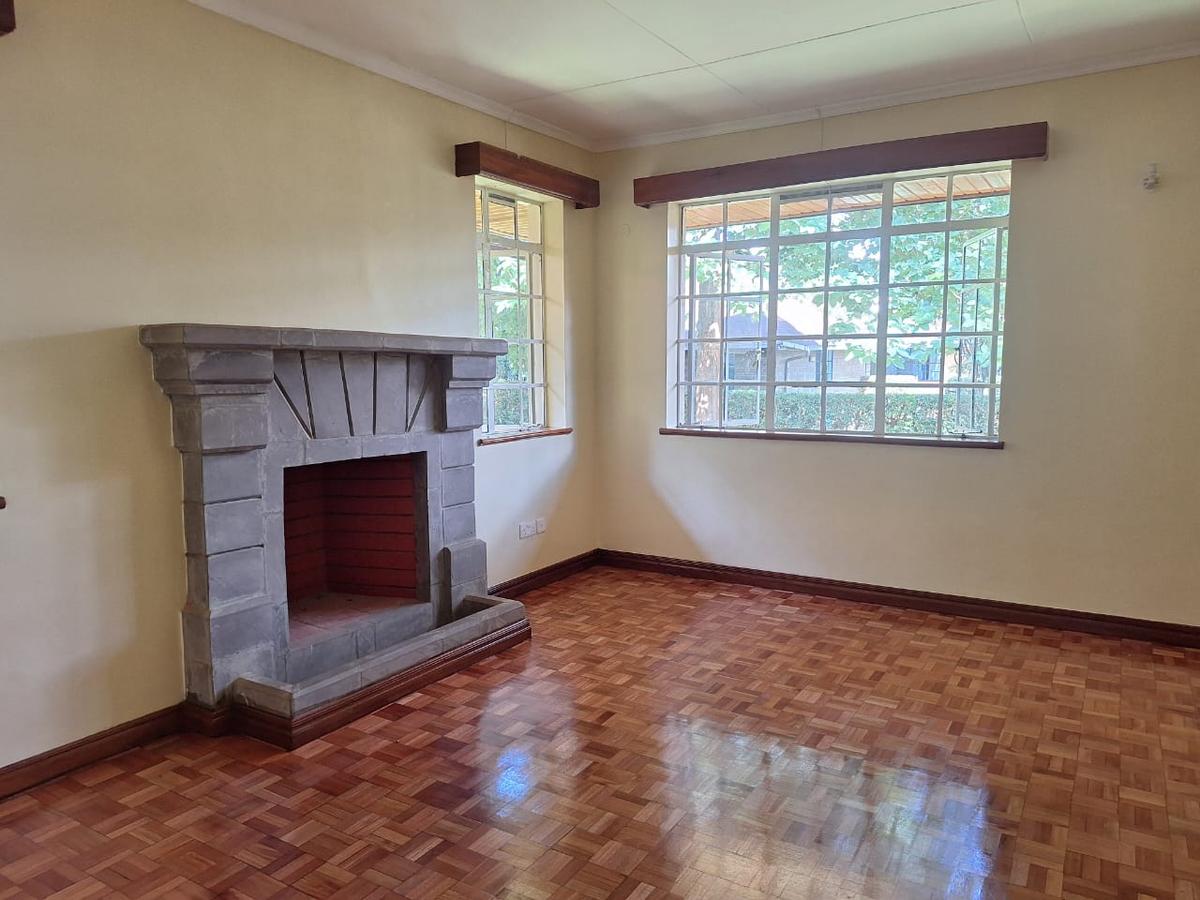 4 Bed House with En Suite in Runda - 11
