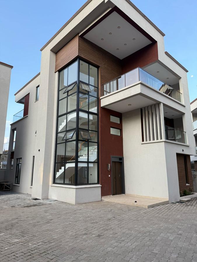 5 Bed Townhouse with En Suite in Lavington - 17