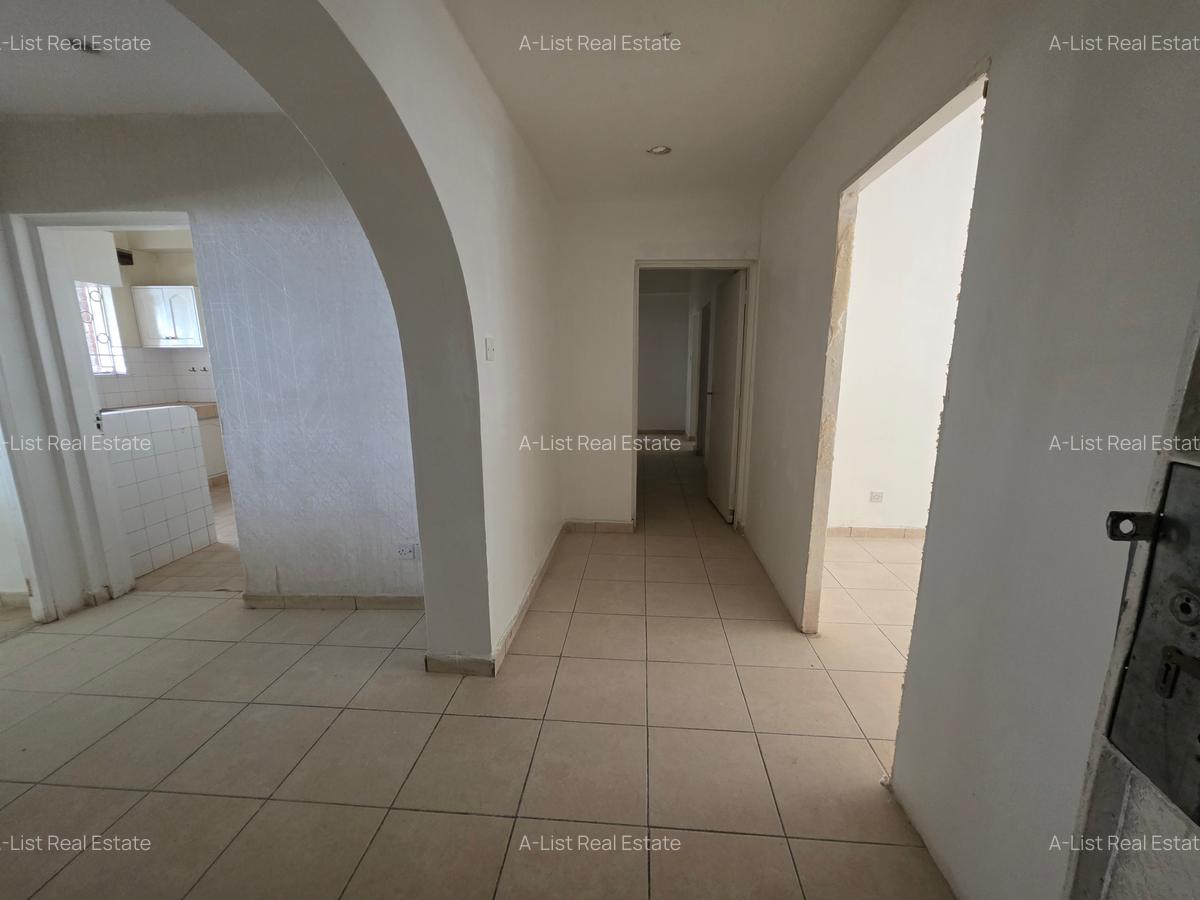 2,151 ft² Commercial Property with Service Charge Included at Chania Avenue - 14