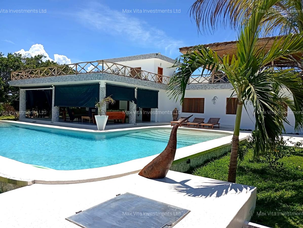 4 Bed Villa with En Suite in Watamu - 3