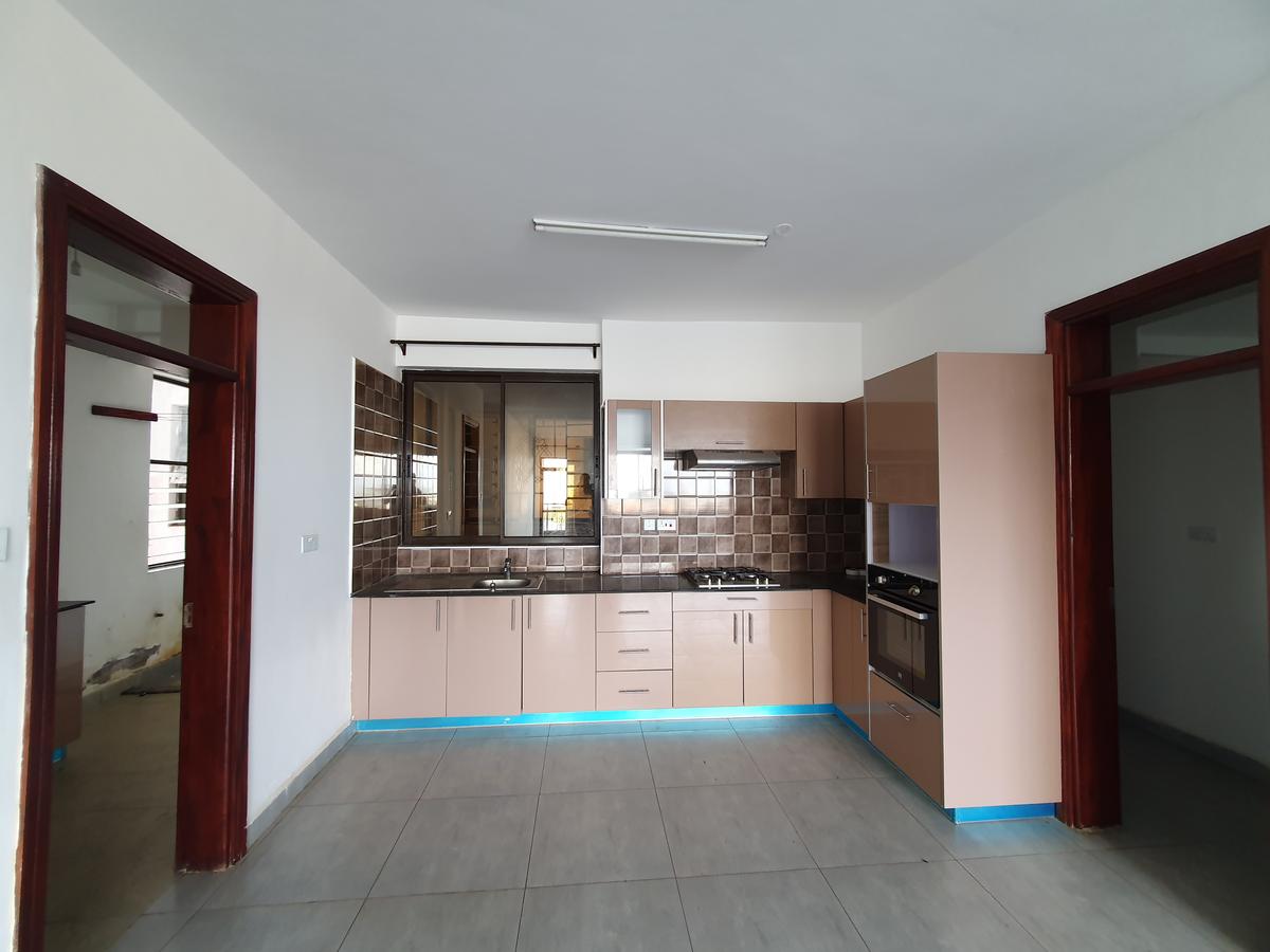 2 Bed Apartment with En Suite in Parklands - 3