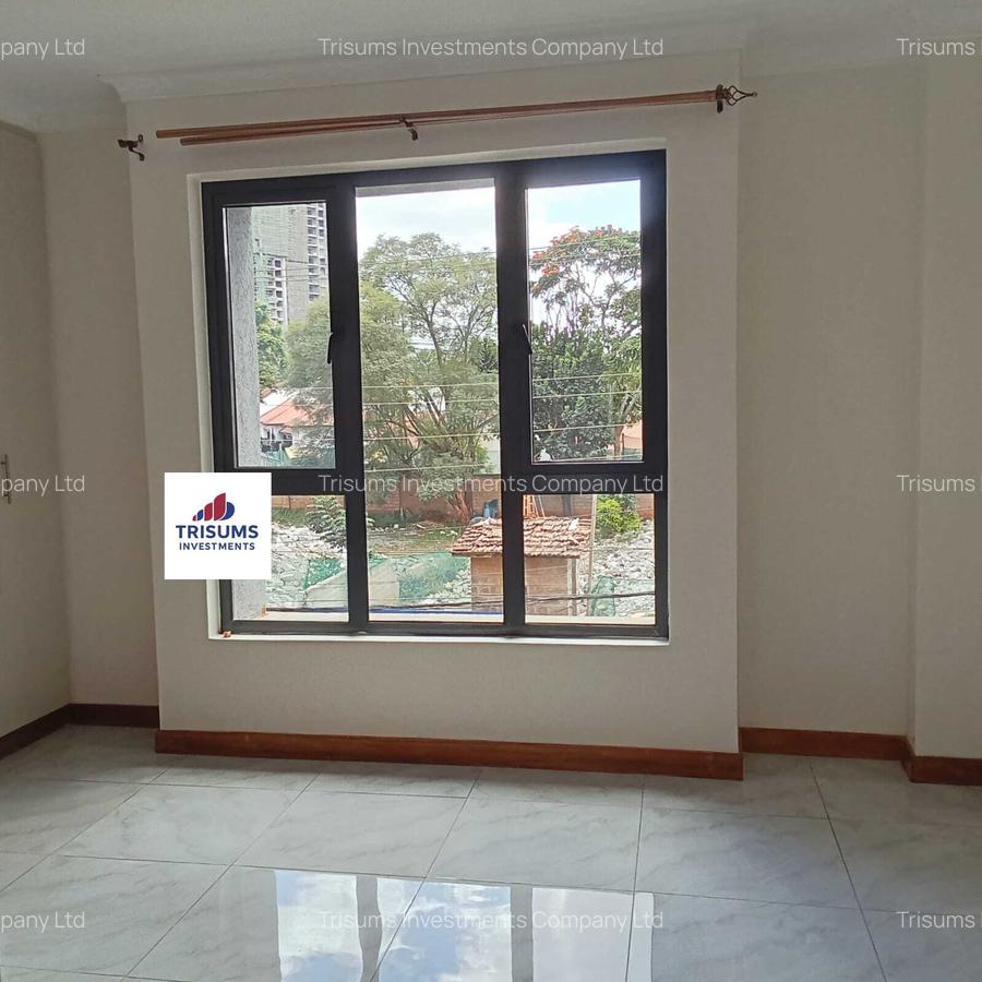 2 Bed Apartment with En Suite in Brookside - 13