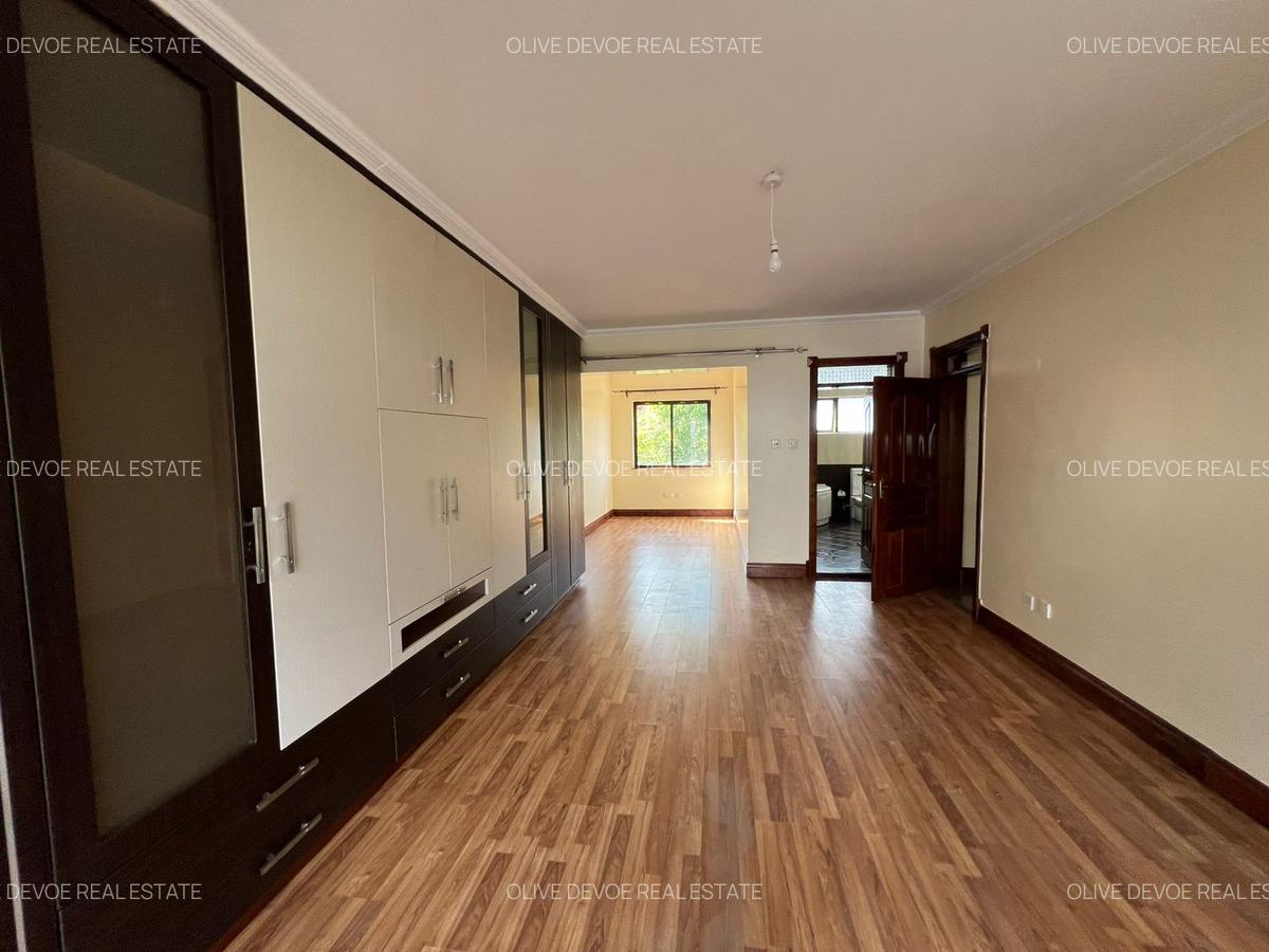 5 Bed Townhouse with En Suite in Westlands Area - 15