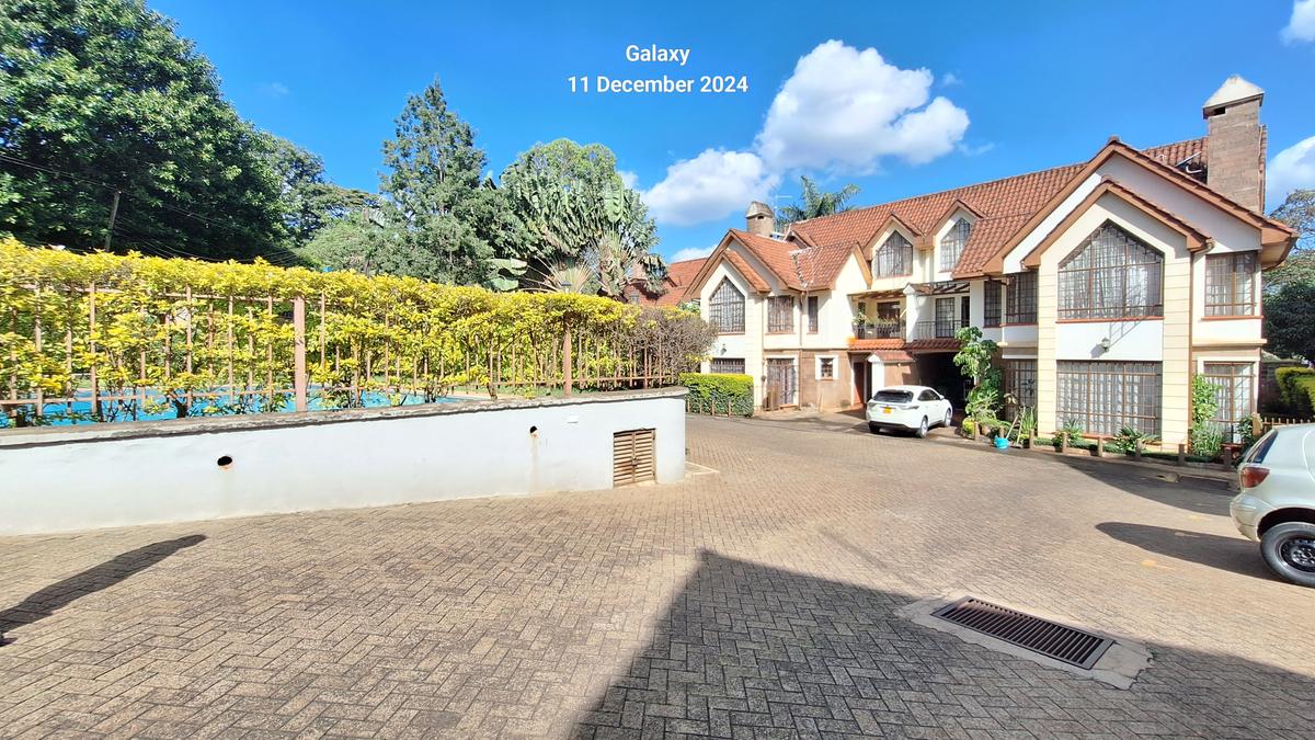 4 Bed Townhouse with En Suite at Off Convent Drive - 2