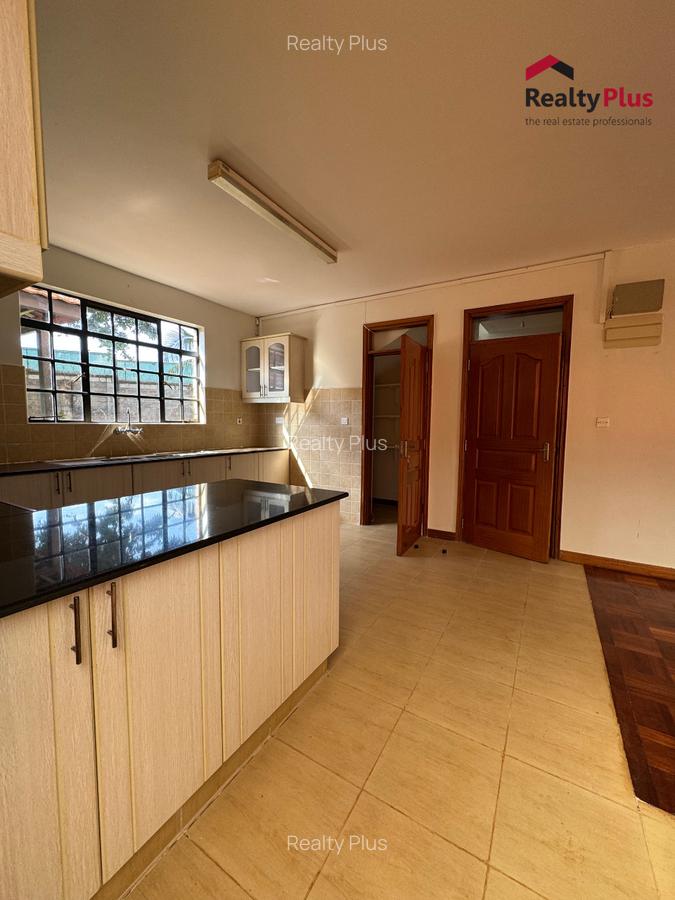 4 Bed House with En Suite in Runda - 8