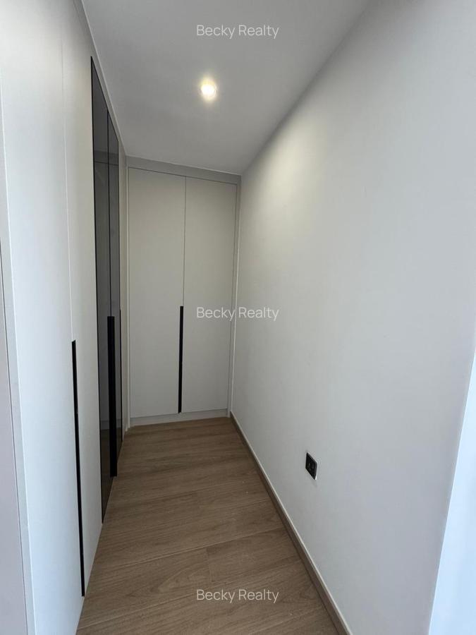 Serviced 3 Bed Apartment with En Suite at Riverside - 5