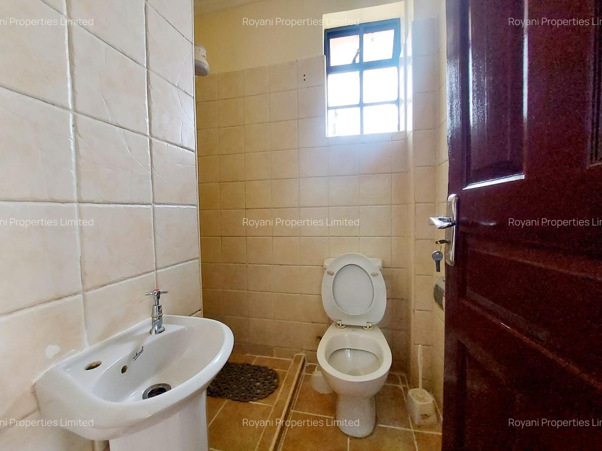 4 Bed Villa with En Suite at Fourways Junction Estate - 15