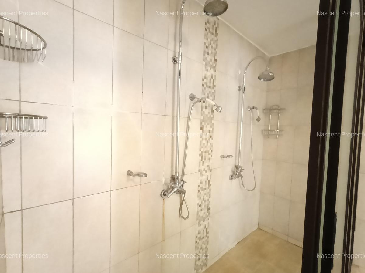 4 Bed House with En Suite in Runda - 14