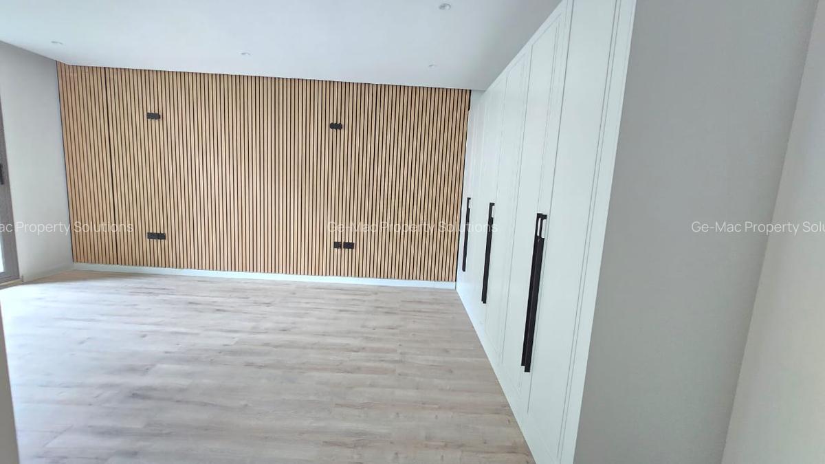 5 Bed Villa with En Suite in Lavington - 13