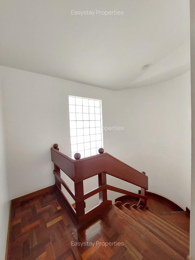 4 Bed Townhouse with En Suite in Brookside - 4