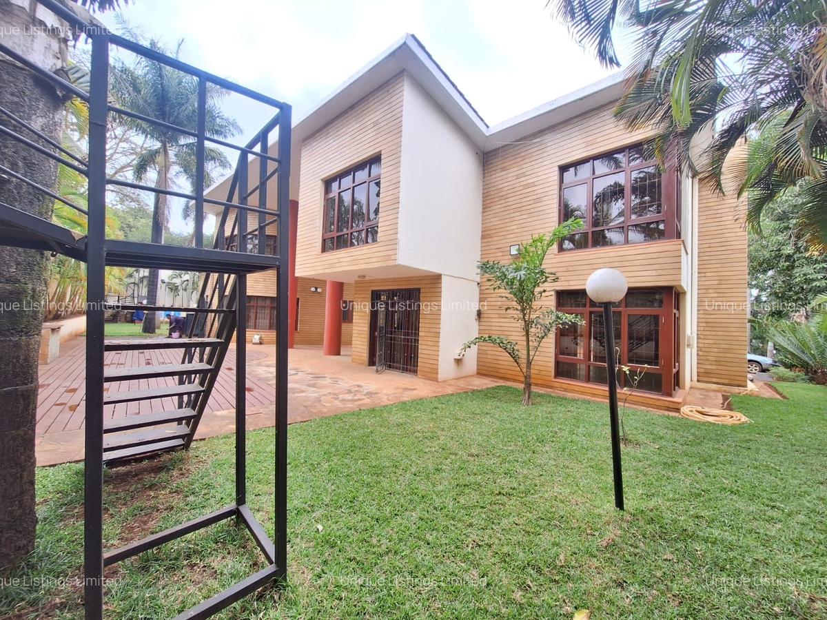 2 Bed Villa with En Suite in Hill View - 11