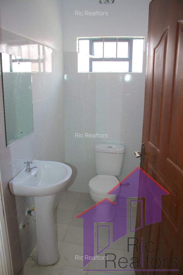 3 Bed House with En Suite at Aacia Road - 12