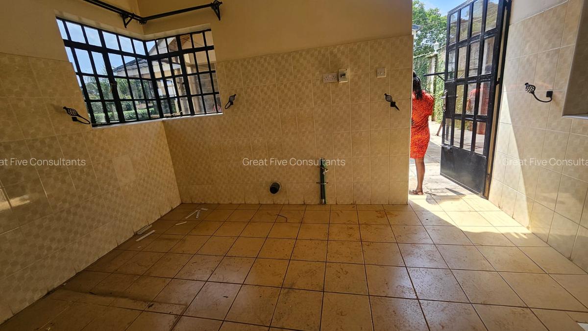 5 Bed Villa with En Suite in Runda - 6