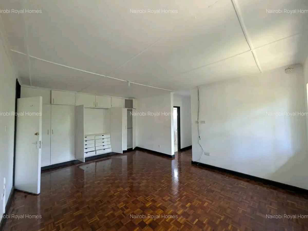 4 Bed Townhouse with En Suite at Lavington Green - 7