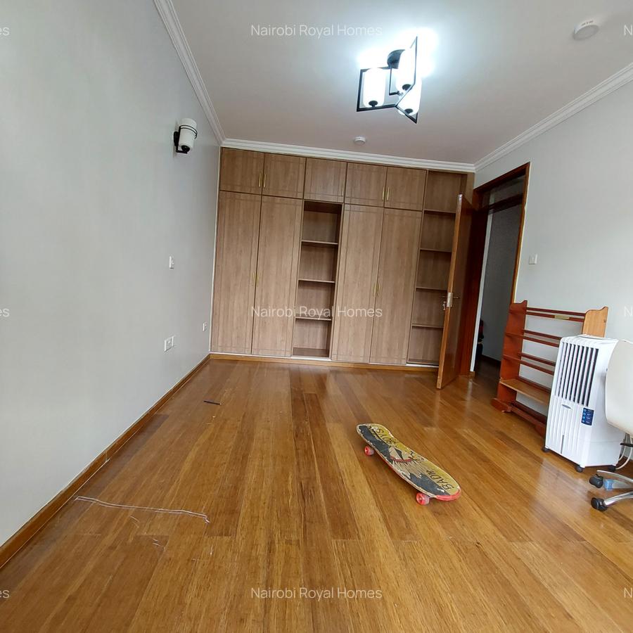 5 Bed Townhouse with En Suite at Off Convent Drive - 17