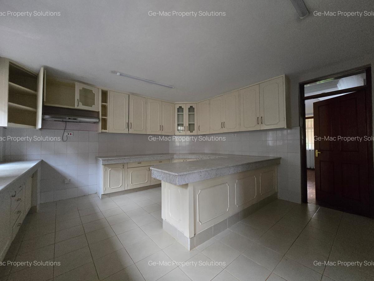 4 Bed House with En Suite in Runda - 8