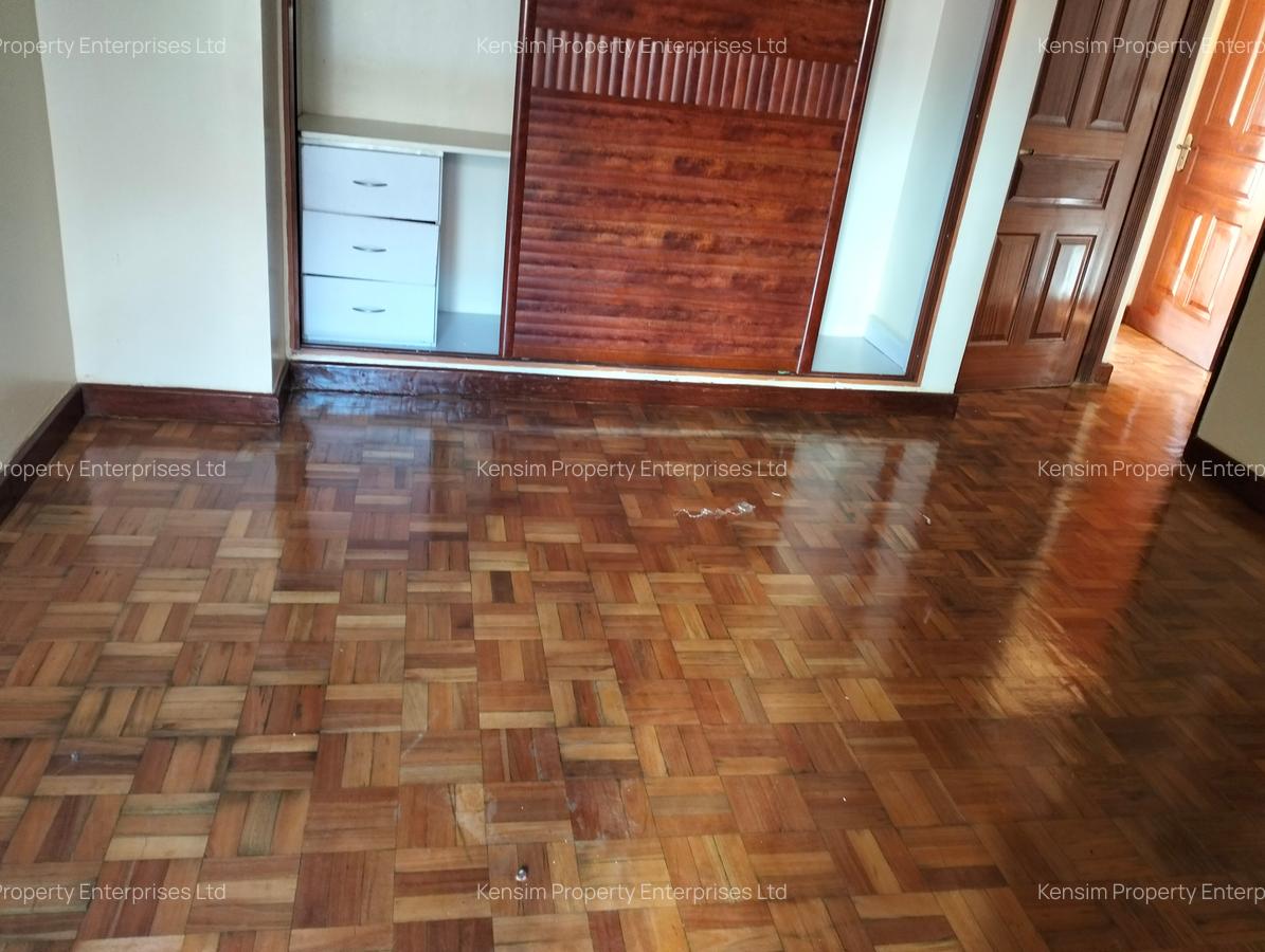 5 Bed Townhouse with En Suite in Lavington - 14