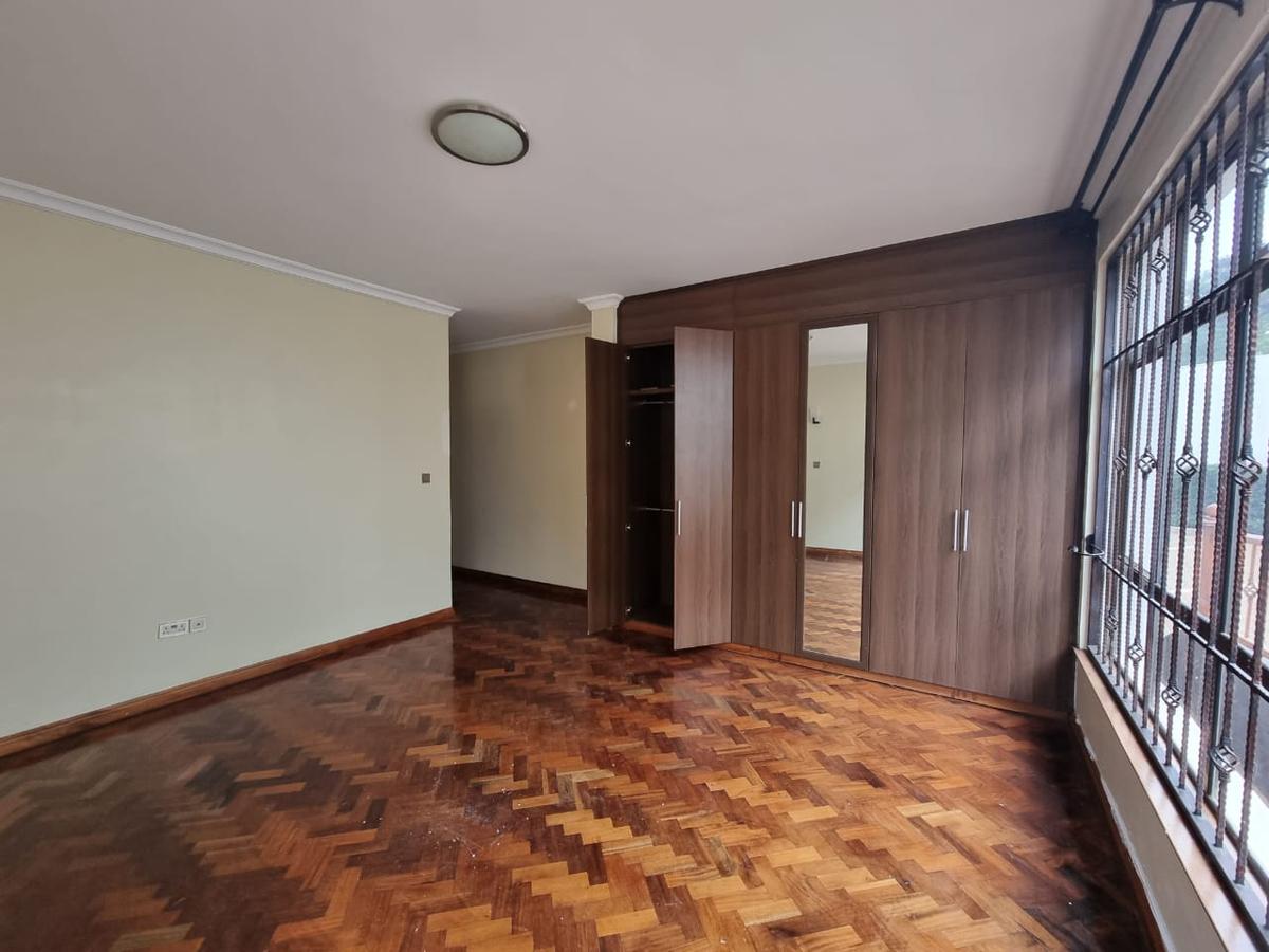 5 Bed Villa with En Suite in Kitisuru - 12