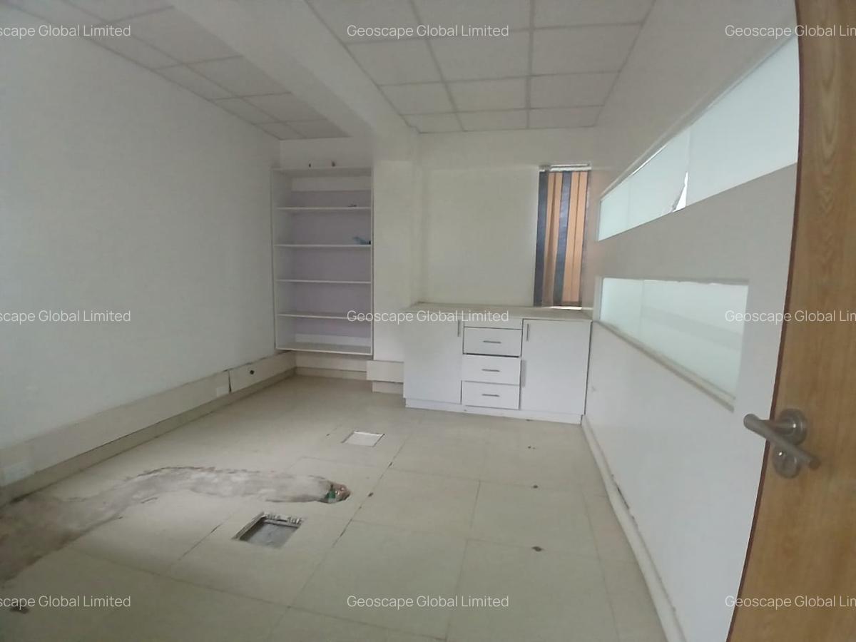 3,200 ft² Office with Parking in Kilimani - 11