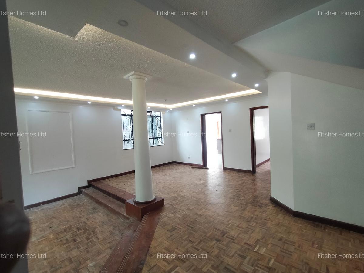 4 Bed House with En Suite in Lavington - 7