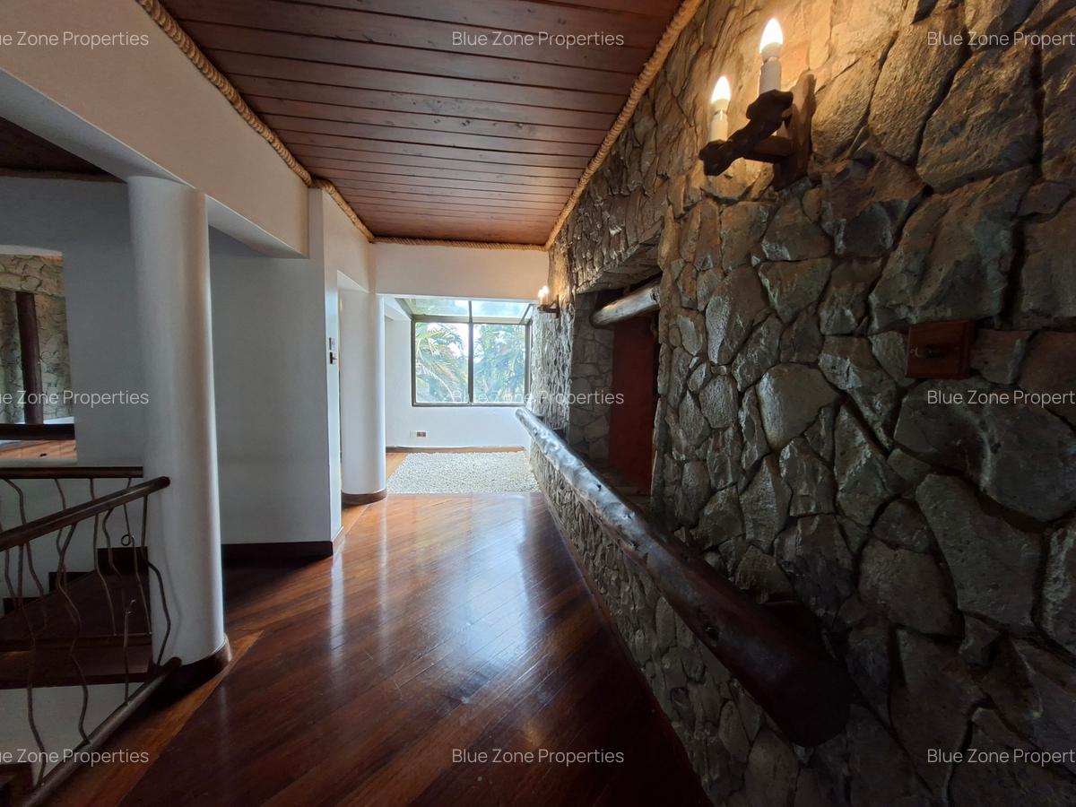 4 Bed Villa with En Suite at Off Runda Grove - 15