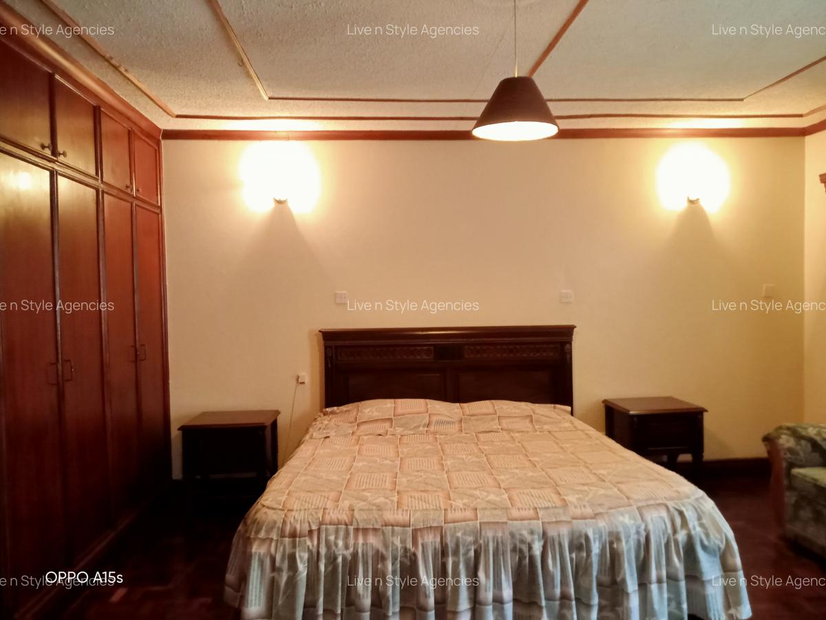 5 Bed House with En Suite in Runda - 20