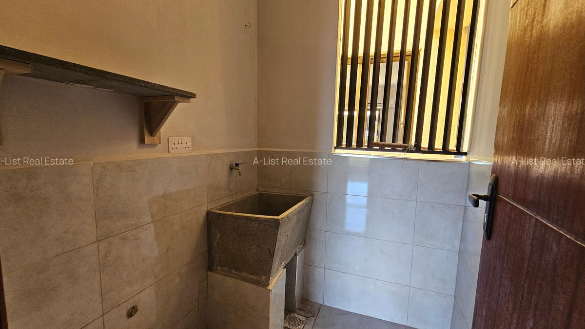 2 Bed Apartment with En Suite at School Lane - 17