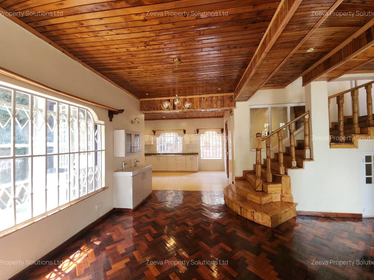 4 Bed House with En Suite in Spring Valley - 2