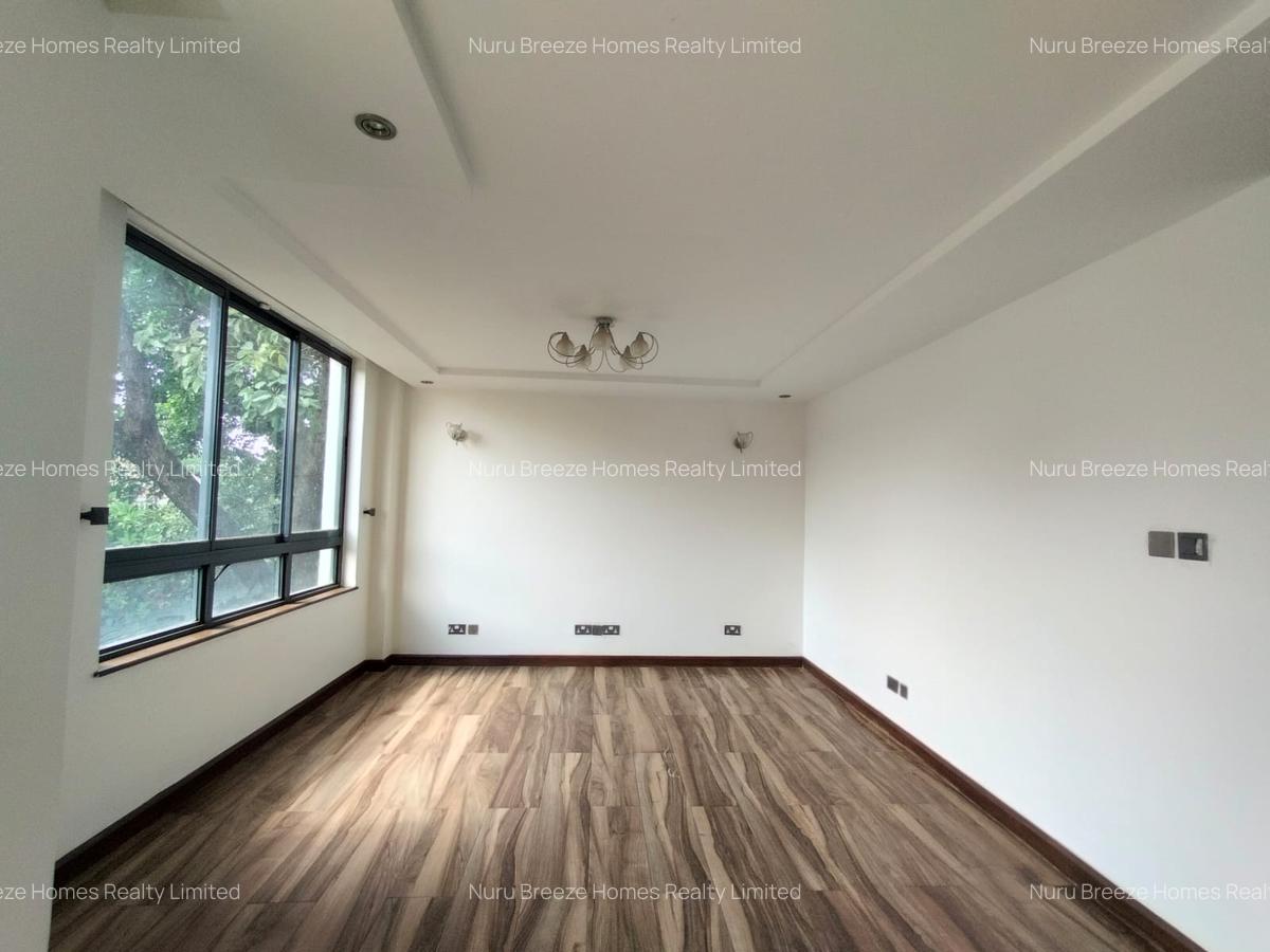 5 Bed Townhouse with En Suite in Lavington - 5