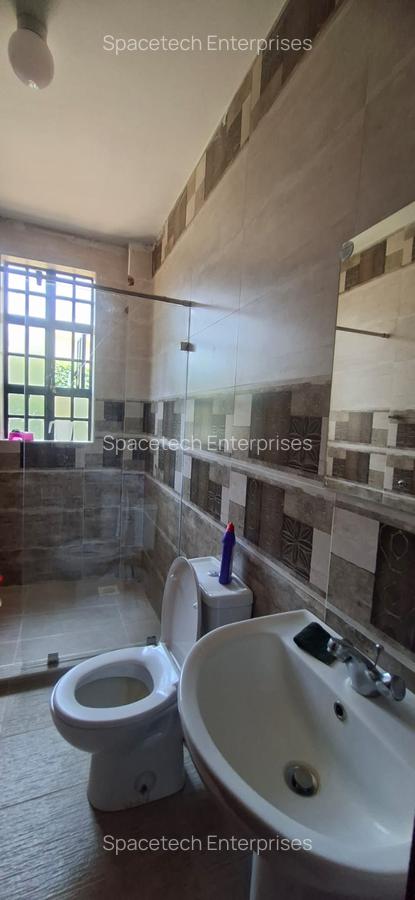 6 Bed House with En Suite in Runda - 14