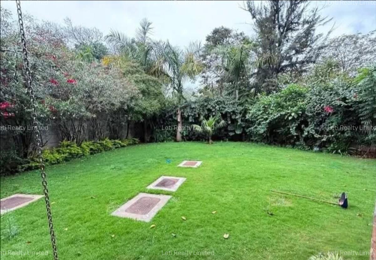 5 Bed Townhouse with En Suite in Lavington - 2