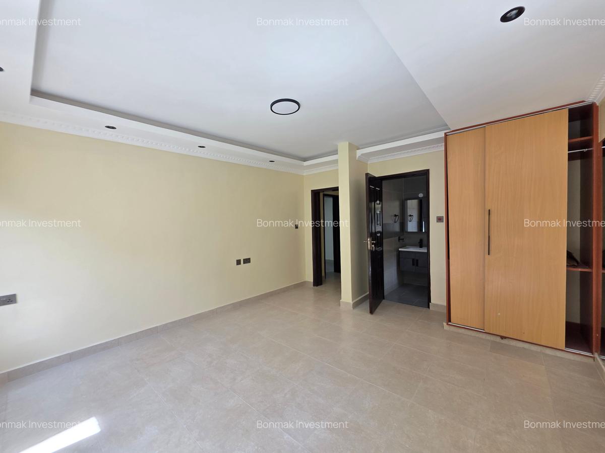 5 Bed Townhouse with En Suite at Kitisuru - 18