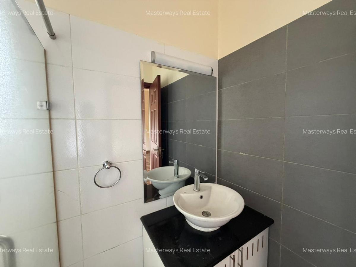 3 Bed Apartment with En Suite in Westlands Area - 15