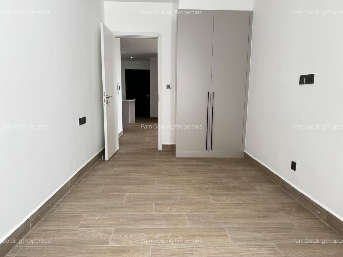 3 Bed Apartment with En Suite in Riverside - 11