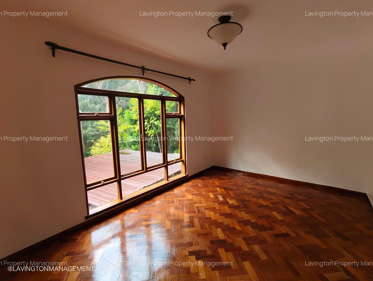 5 Bed House with En Suite at Wind Ridge - 17