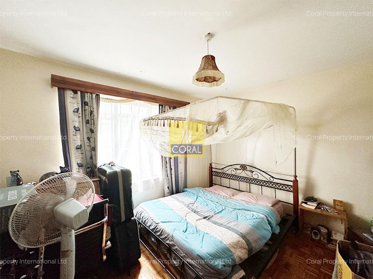 4 Bed Apartment in Riverside - 10