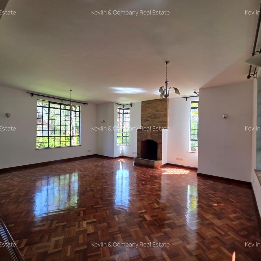 4 Bed Villa with En Suite in Lavington - 3
