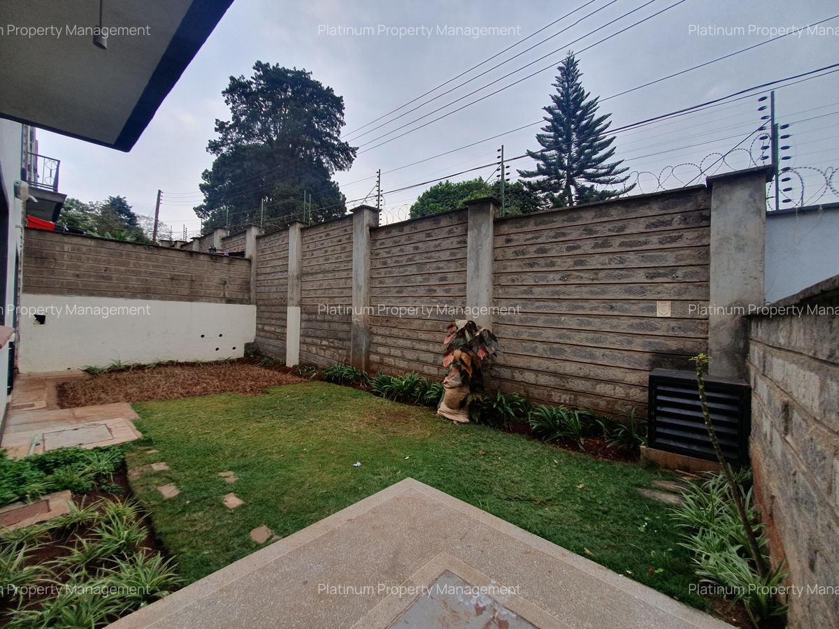 5 Bed House with En Suite at Grevillea Grove - 9