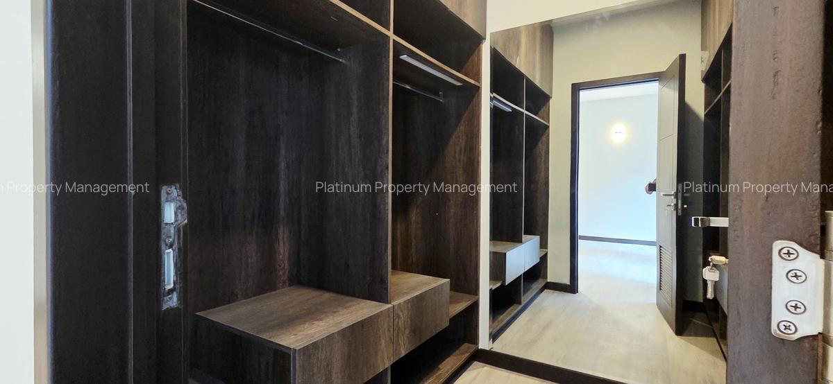 3 Bed Apartment with En Suite at Riverside - 17