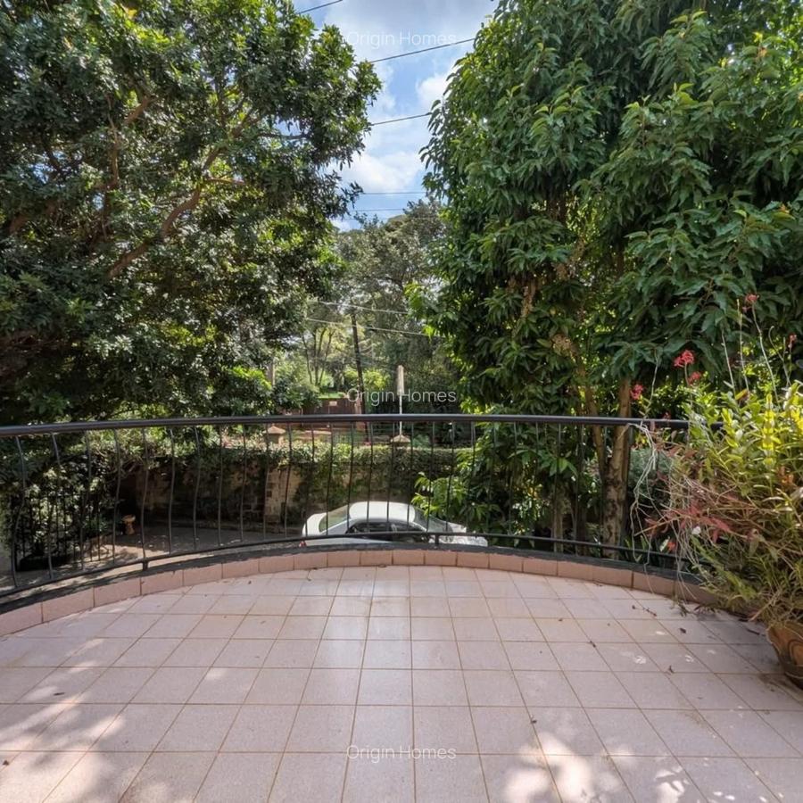 5 Bed House with En Suite at Kyuna - 14