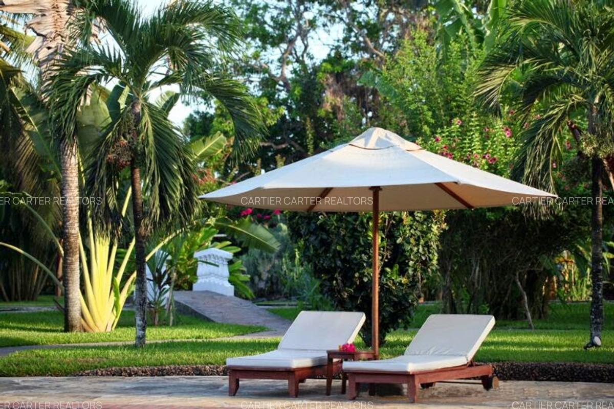 6 Bed Villa with Swimming Pool in Diani - 8