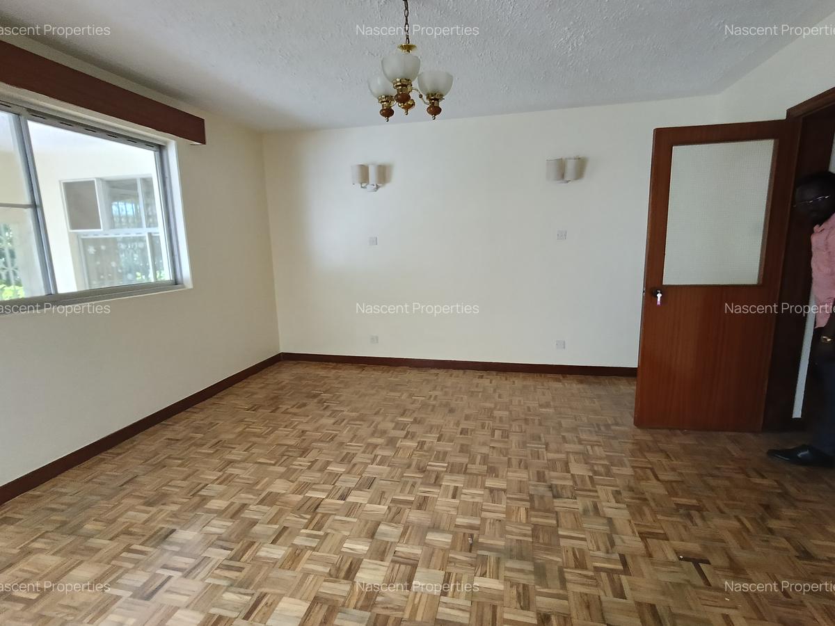 6 Bed House with En Suite in Nyari - 8