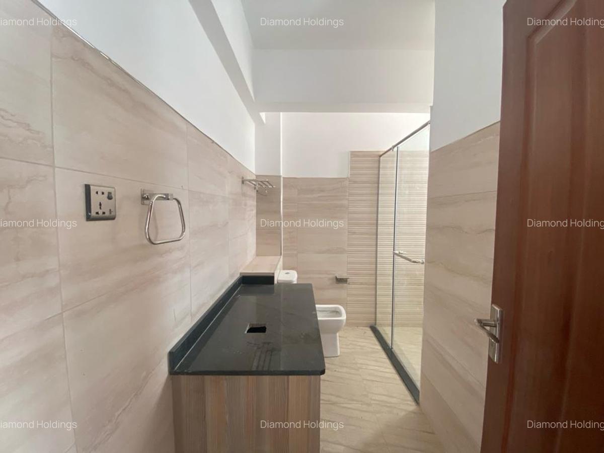 3 Bed Apartment with En Suite at Parklands - 7