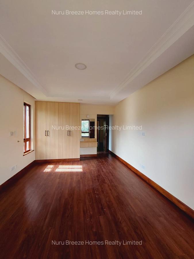 5 Bed Townhouse with En Suite in Spring Valley - 10