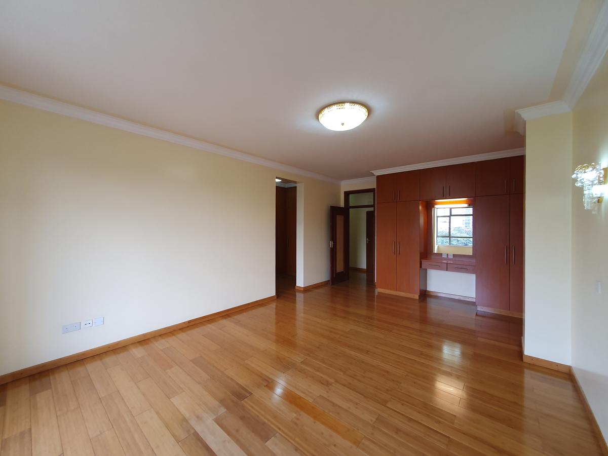 3 Bed Apartment with En Suite at 1St Parklands Avenue - 14