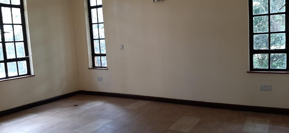 5 Bed Townhouse with En Suite at Kyuna Crescent - 19