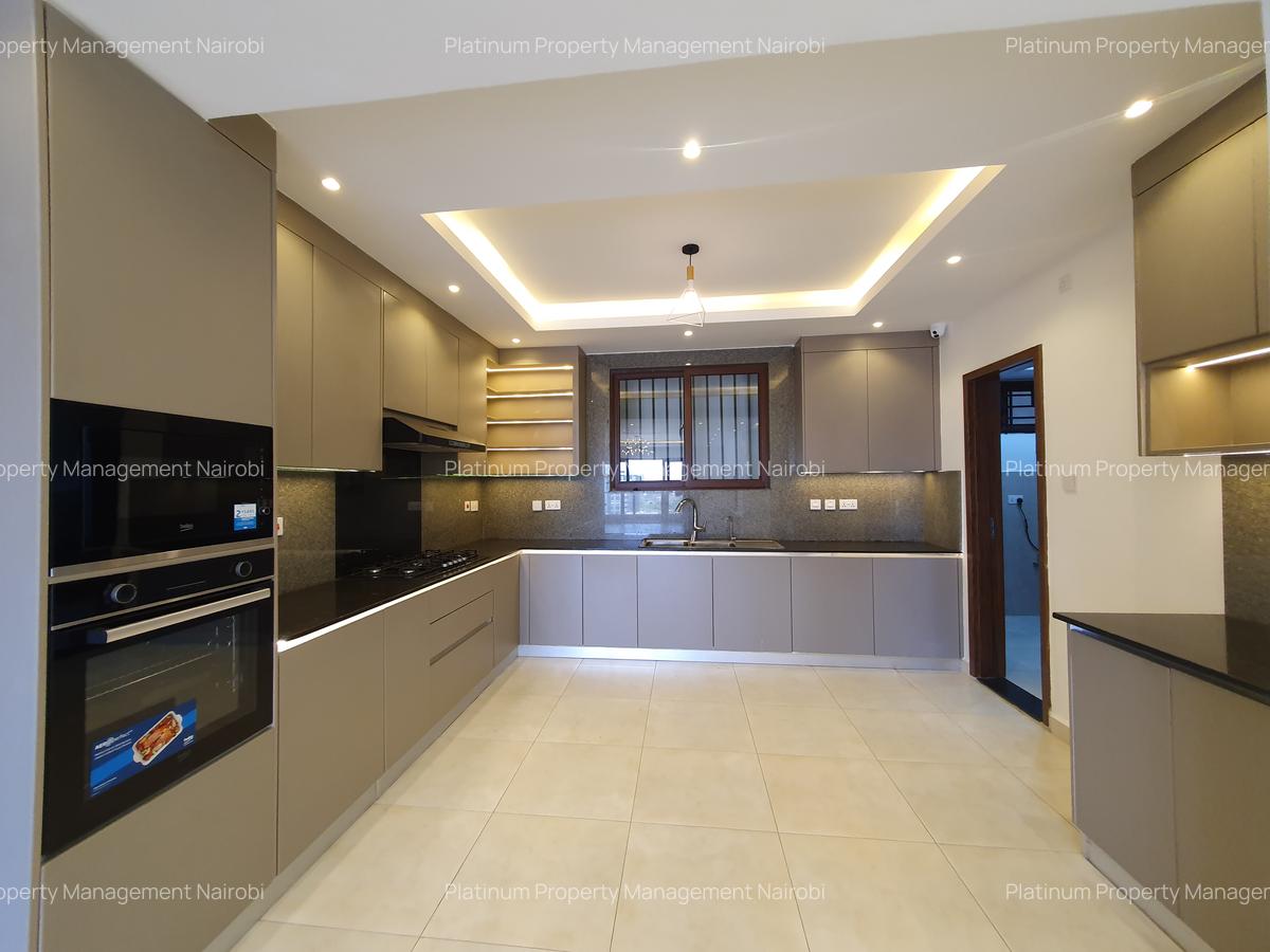 4 Bed Apartment with En Suite at 2Nd Parklands Avenue - 6