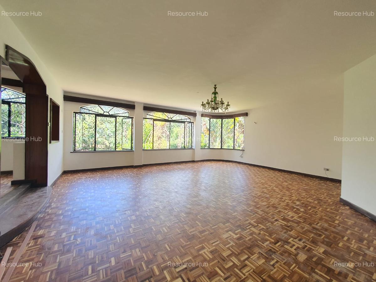 6 Bed House with En Suite in Nyari - 6