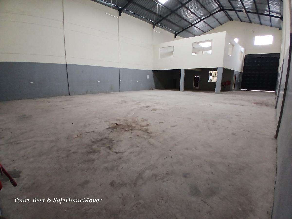 6,500 ft² Warehouse with Service Charge Included at Gateway Mall - 3