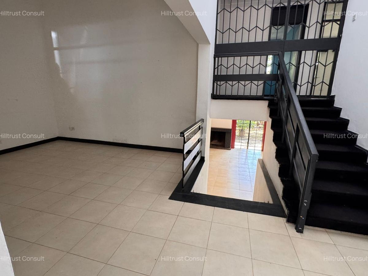 4 Bed Townhouse with En Suite at Off James Gichuru - 9